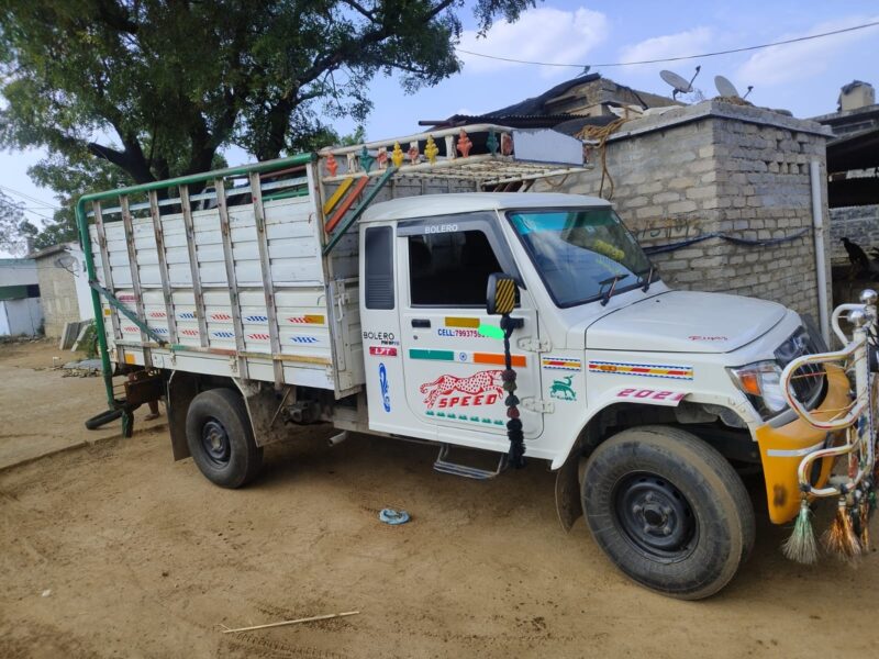 Bolero pick Up Mini Truck For Transportation with Driver